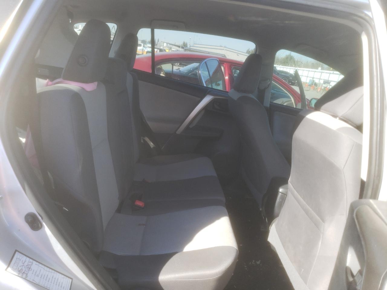 Photo 6 from auction – 2014 TOYOTA RAV4 LE with VIN 2T3BFREV7EW145586
