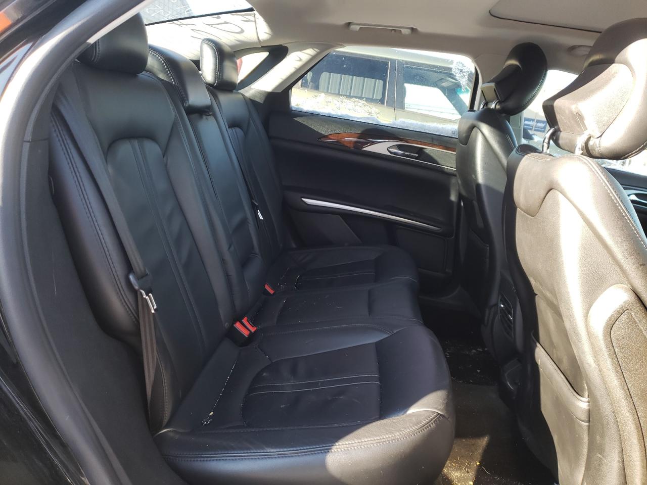 Photo 6 from auction – 2016 LINCOLN MKZ with VIN 3LN6L2G95GR618826