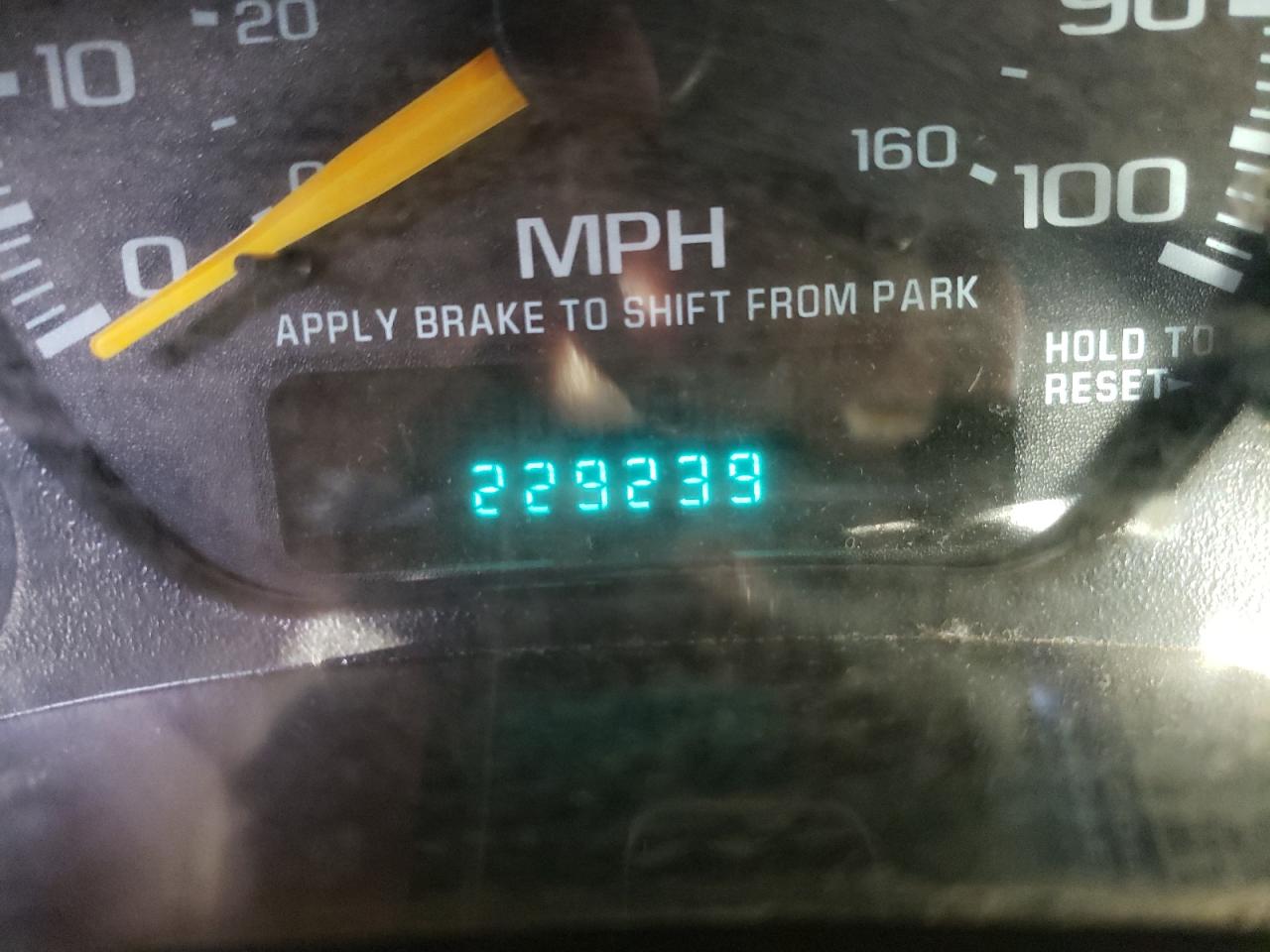 Photo 8 from auction – 2001 CHEVROLET SILVERADO with VIN 2GCEC19T411206430
