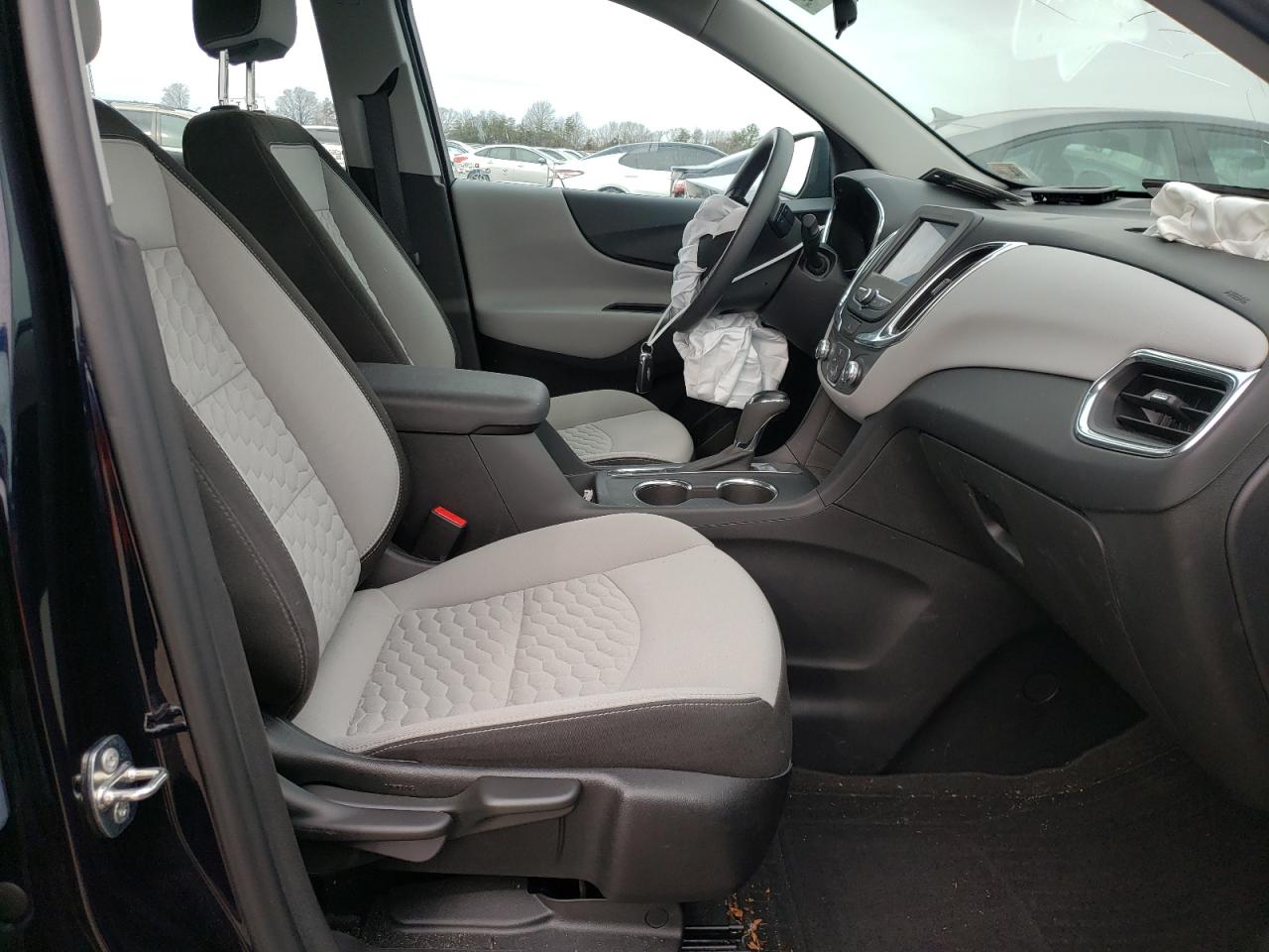 Photo 5 from auction – 2020 CHEVROLET EQUINOX with VIN 3GNAXHEV3LS559355