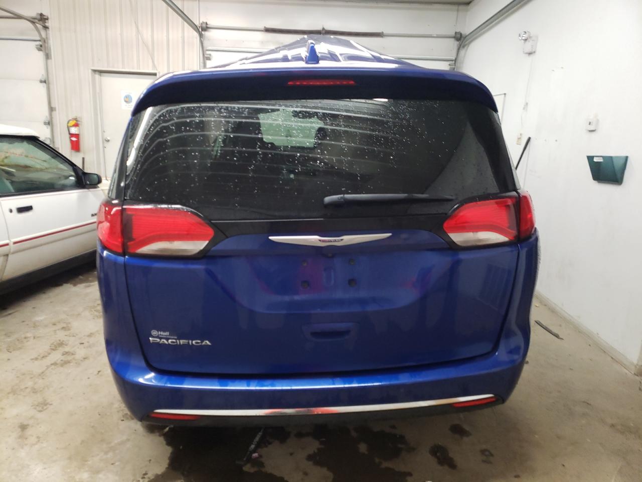 Photo 6 from auction – 2019 CHRYSLER PACIFICA T with VIN 2C4RC1FGXKR714994