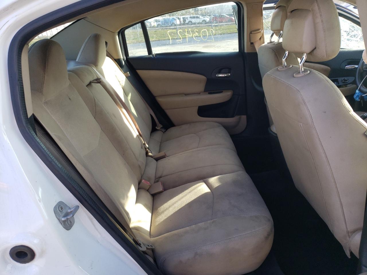 Photo 6 from auction – 2014 CHRYSLER 200 LX with VIN 1C3CCBAB7EN121817