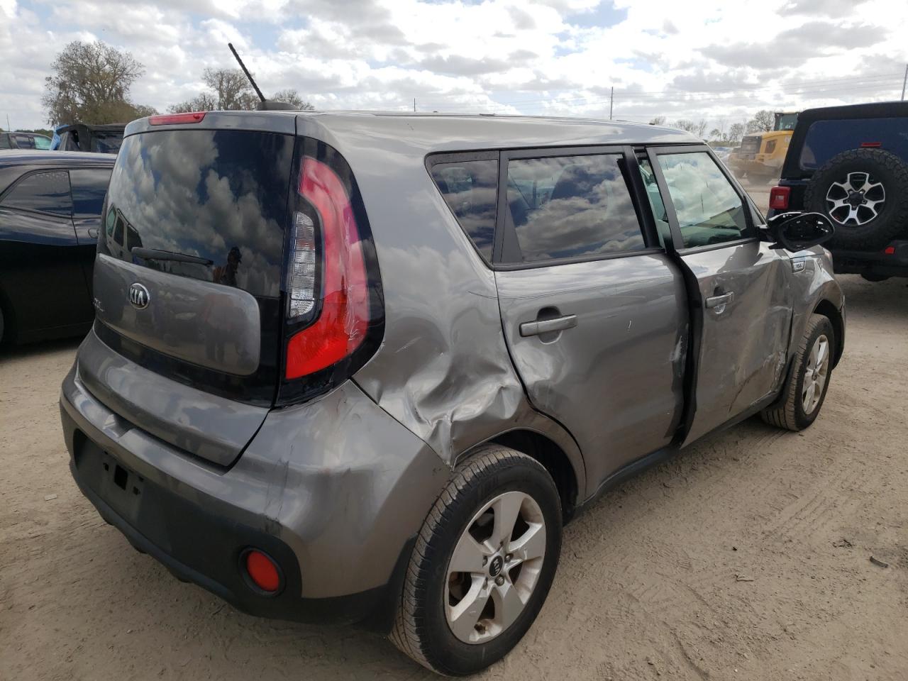 Photo 4 from auction – 2017 KIA SOUL with VIN KNDJN2A2XH7480956