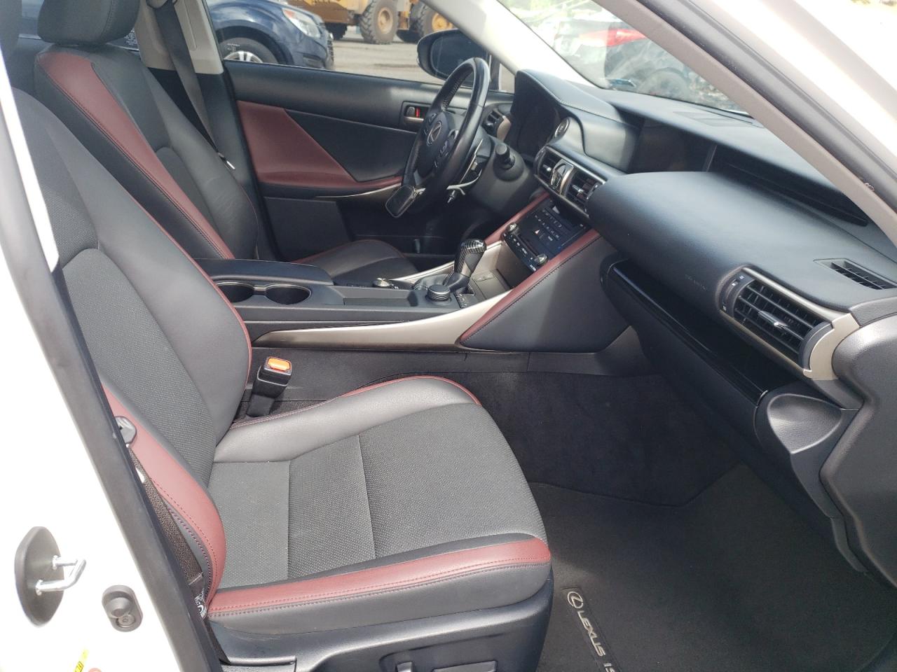 Photo 5 from auction – 2018 LEXUS IS 300 with VIN JTHBA1D27J5072291
