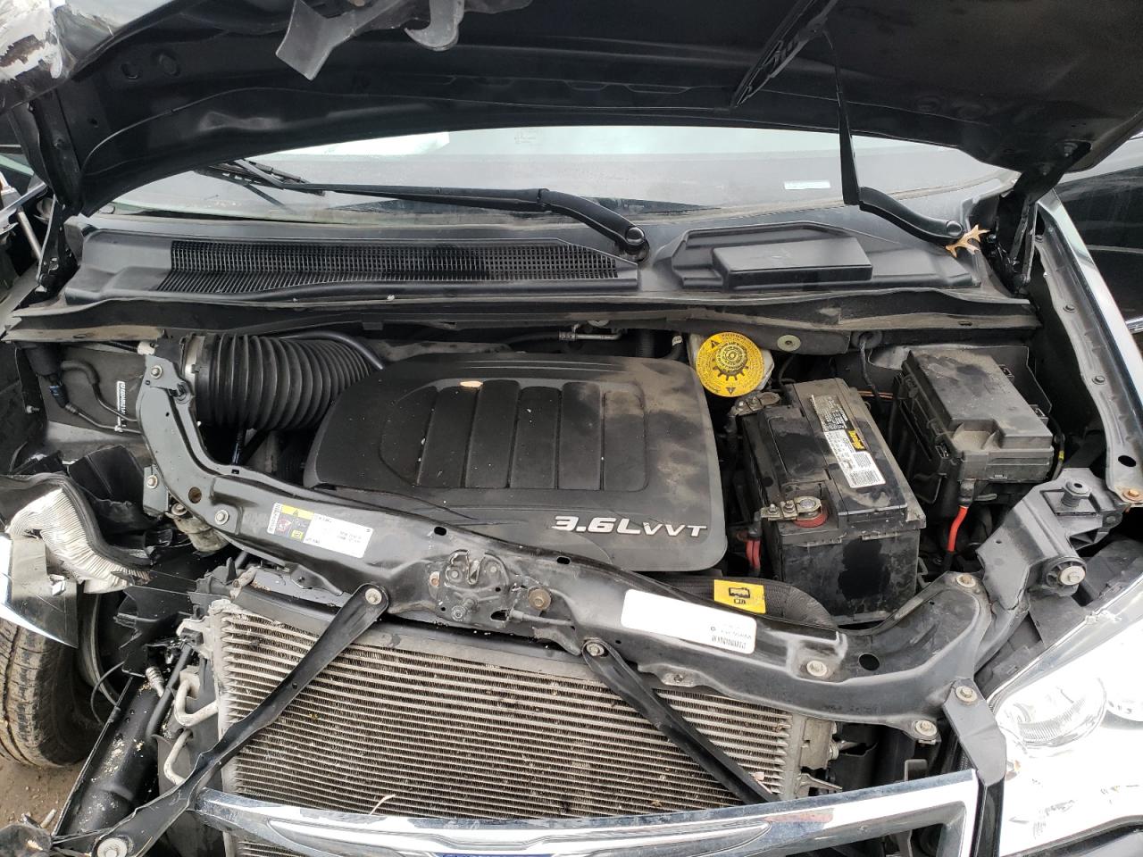Photo 7 from auction – 2014 CHRYSLER TOWN & COU with VIN 2C4RC1BG9ER149096