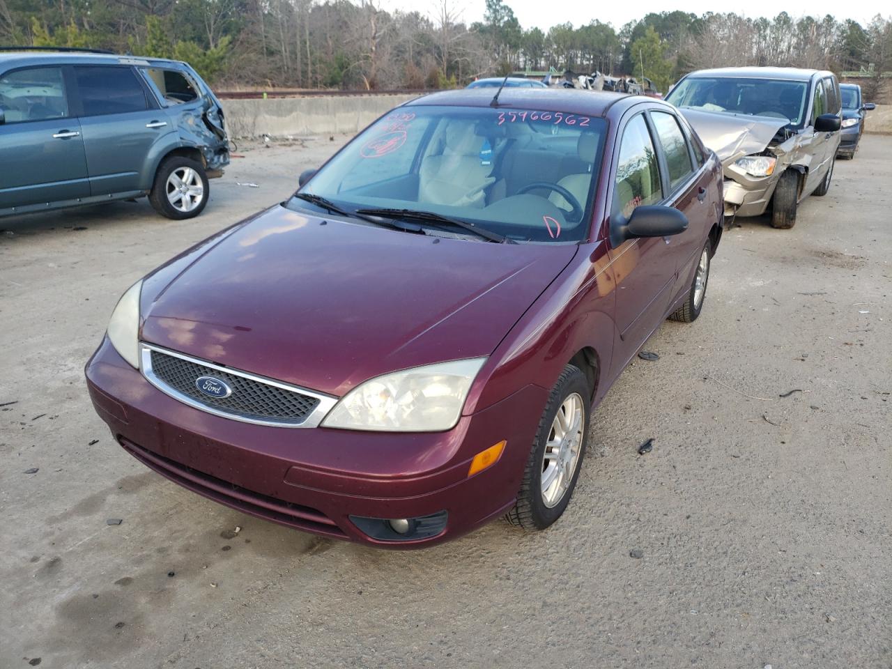 Photo 2 from auction – 2007 FORD FOCUS with VIN 1FAFP34N87W174859
