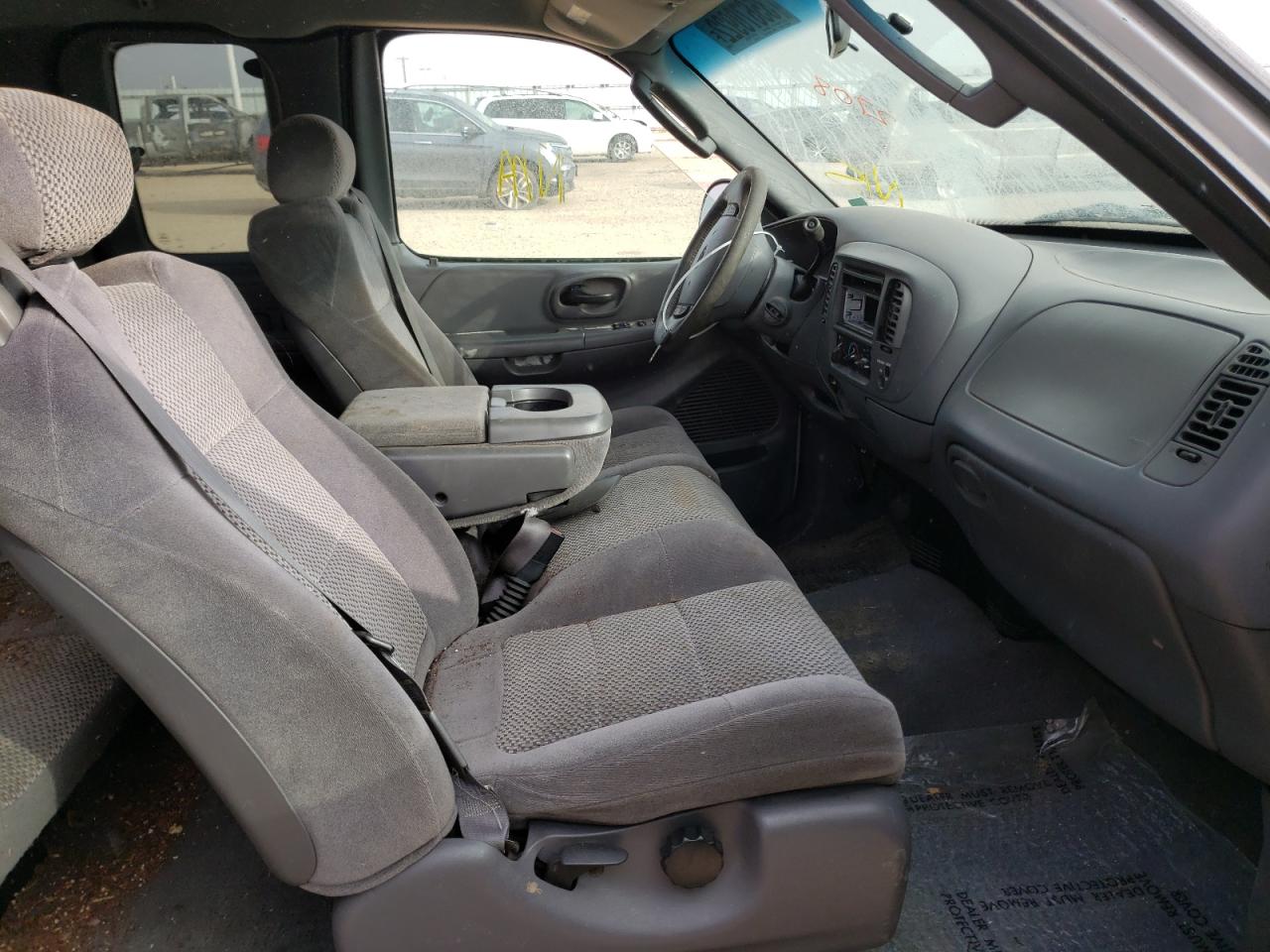 Photo 5 from auction – 2002 FORD F150 with VIN 1FTRX17232NB32708