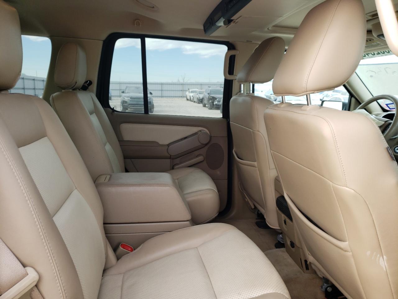 Photo 6 from auction – 2010 FORD EXPLORER L with VIN 1FMEU6FEXAUA90120