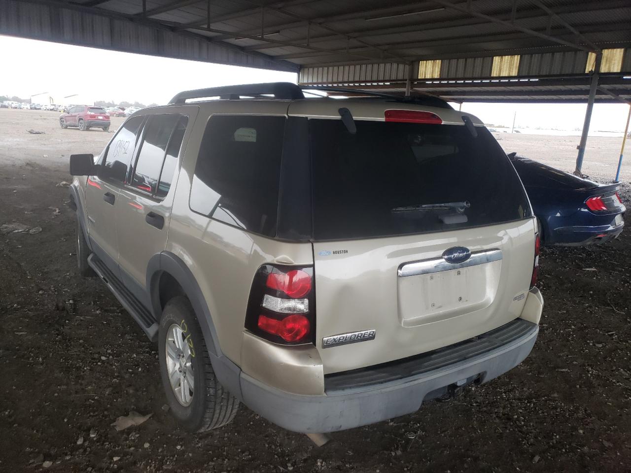 Photo 3 from auction – 2006 FORD EXPLORER X with VIN 1FMEU63E06UB68660