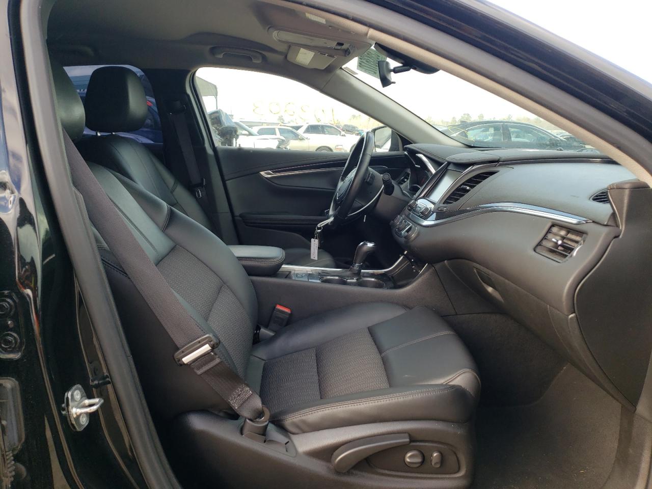 Photo 5 from auction – 2018 CHEVROLET IMPALA LT with VIN 2G1105S35J9102838