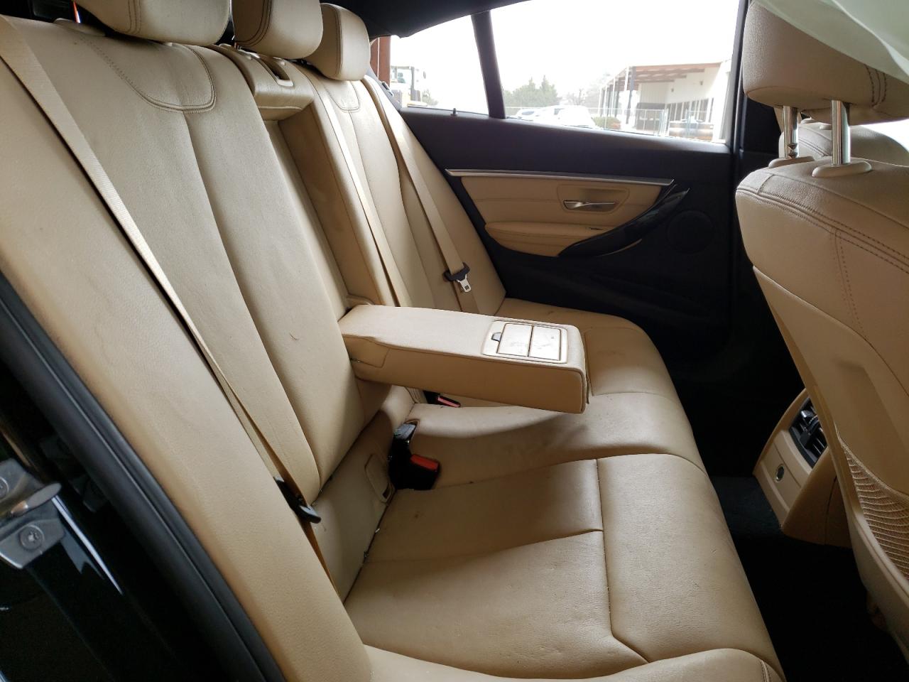 Photo 6 from auction – 2017 BMW 330 I with VIN WBA8B9G51HNU49282