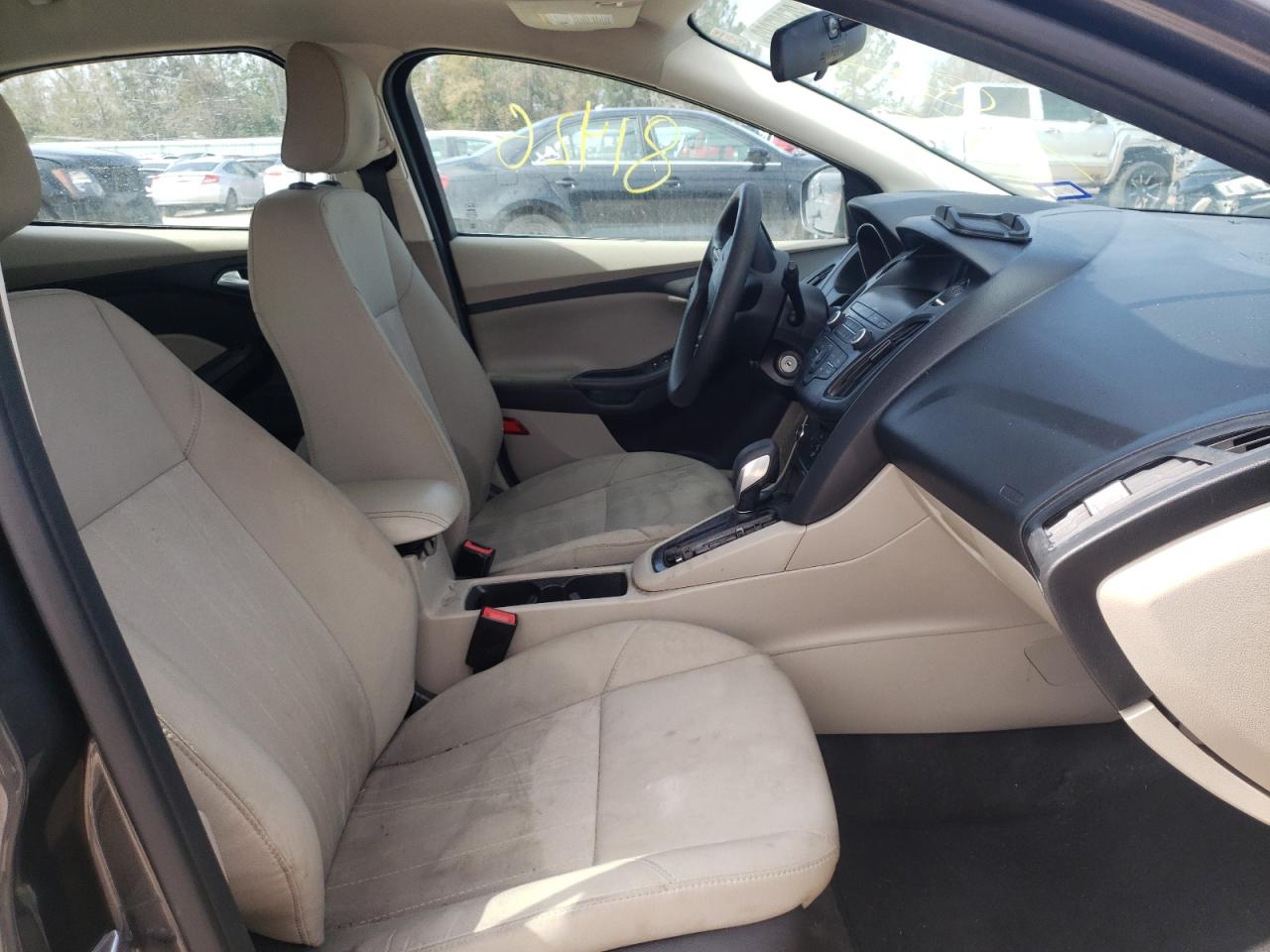 Photo 5 from auction – 2018 FORD FOCUS SE with VIN 1FADP3K28JL241856