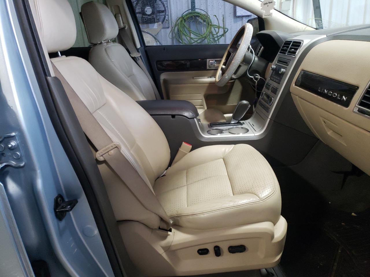 Photo 5 from auction – 2008 LINCOLN MKX with VIN 2LMDU68C88BJ04270