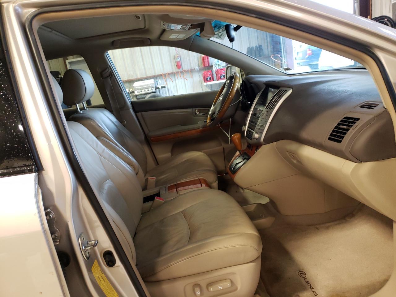 Photo 5 from auction – 2005 LEXUS RX 330 with VIN 2T2HA31U45C074887