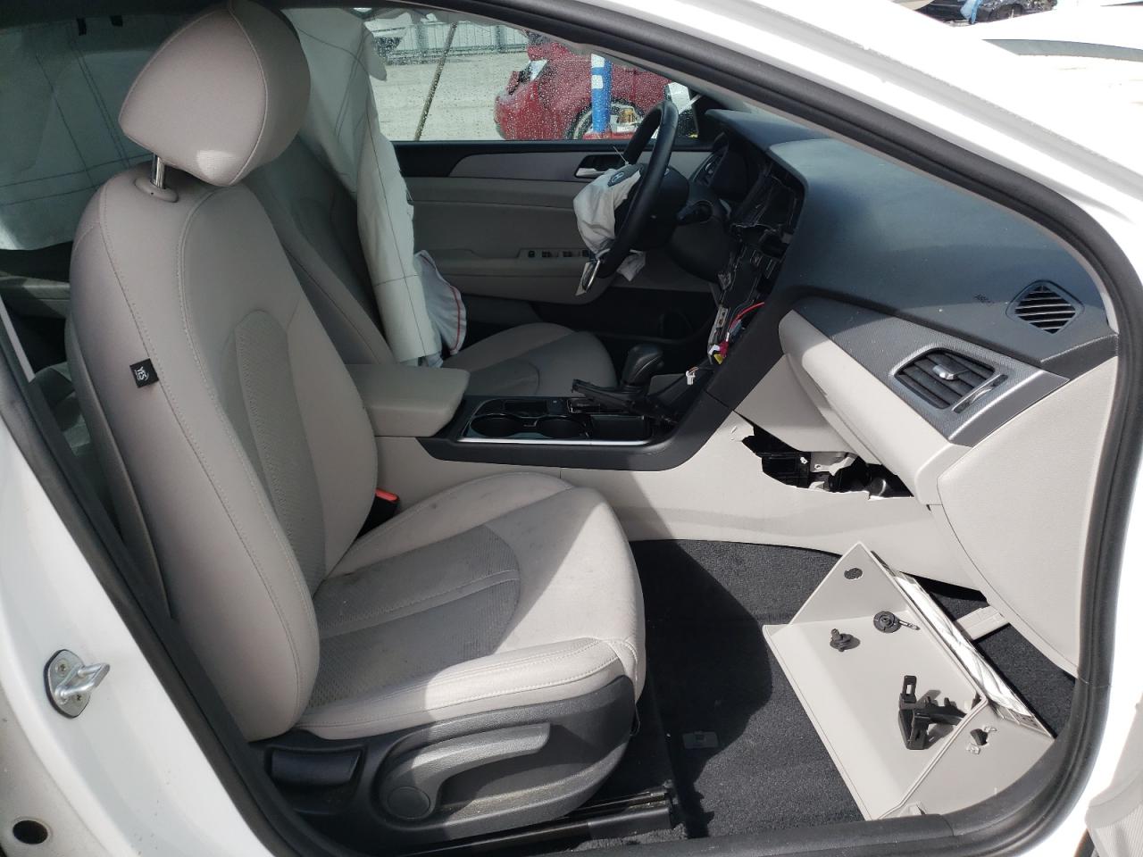 Photo 5 from auction – 2019 HYUNDAI SONATA LIM with VIN 5NPE34AF6KH771365