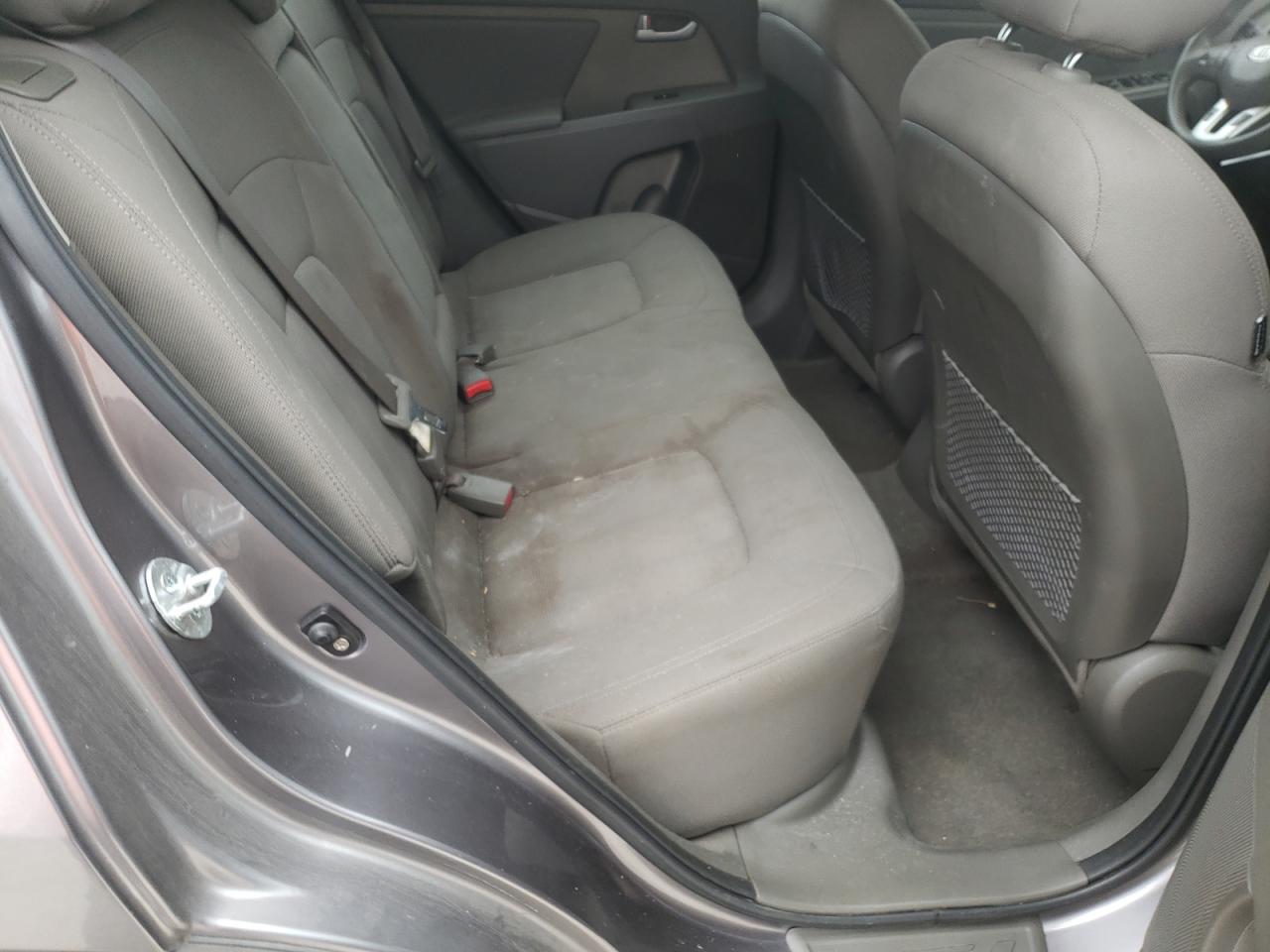 Photo 6 from auction – 2011 KIA SPORTAGE L with VIN KNDPB3A2XB7014086