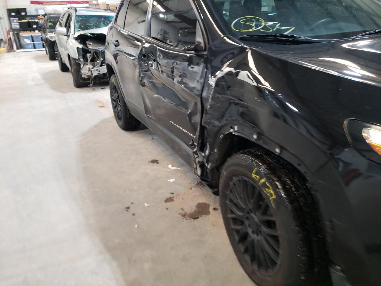 Photo 9 from auction – 2014 JEEP CHEROKEE S with VIN 1C4PJLAB0EW104750