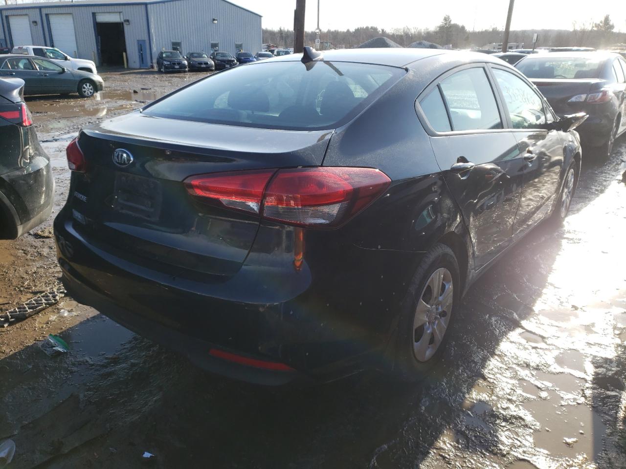 Photo 4 from auction – 2017 KIA FORTE LX with VIN 3KPFK4A72HE157037
