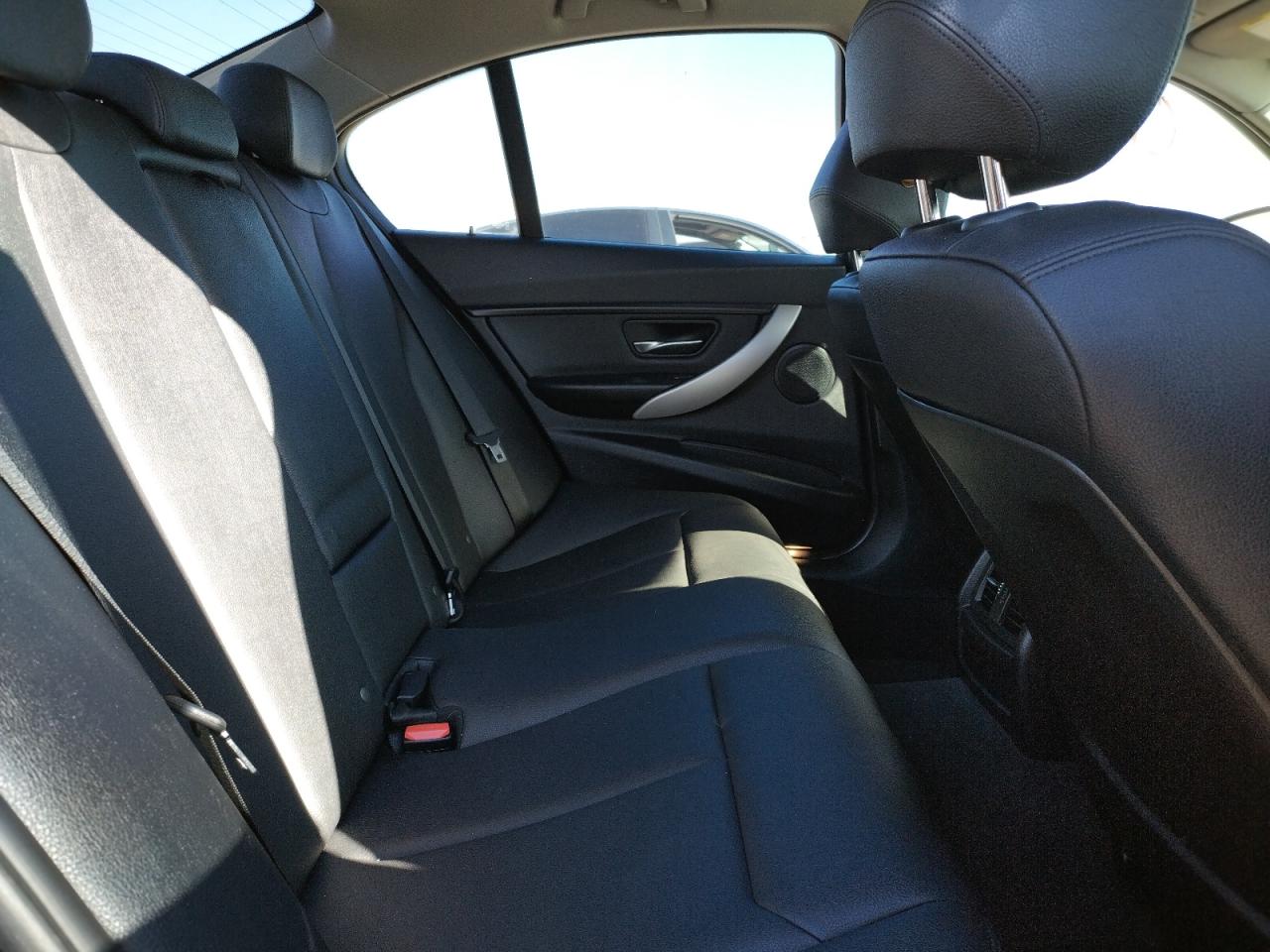 Photo 6 from auction – 2015 BMW 320 I with VIN WBA3B1C55FK136137
