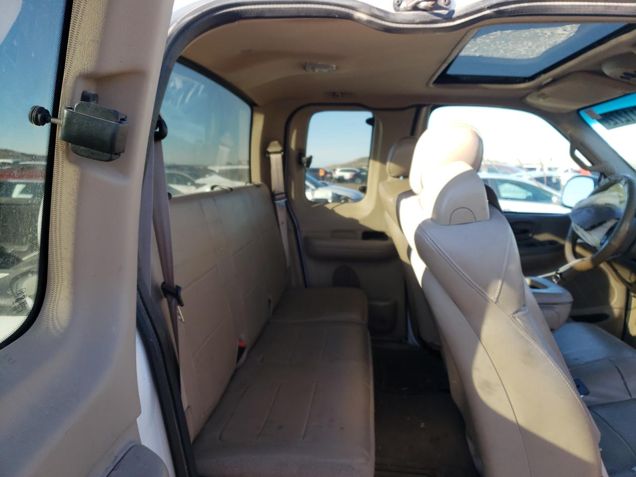 Photo 6 from auction – 2001 FORD F150 with VIN 1FTRX18L91NA70284
