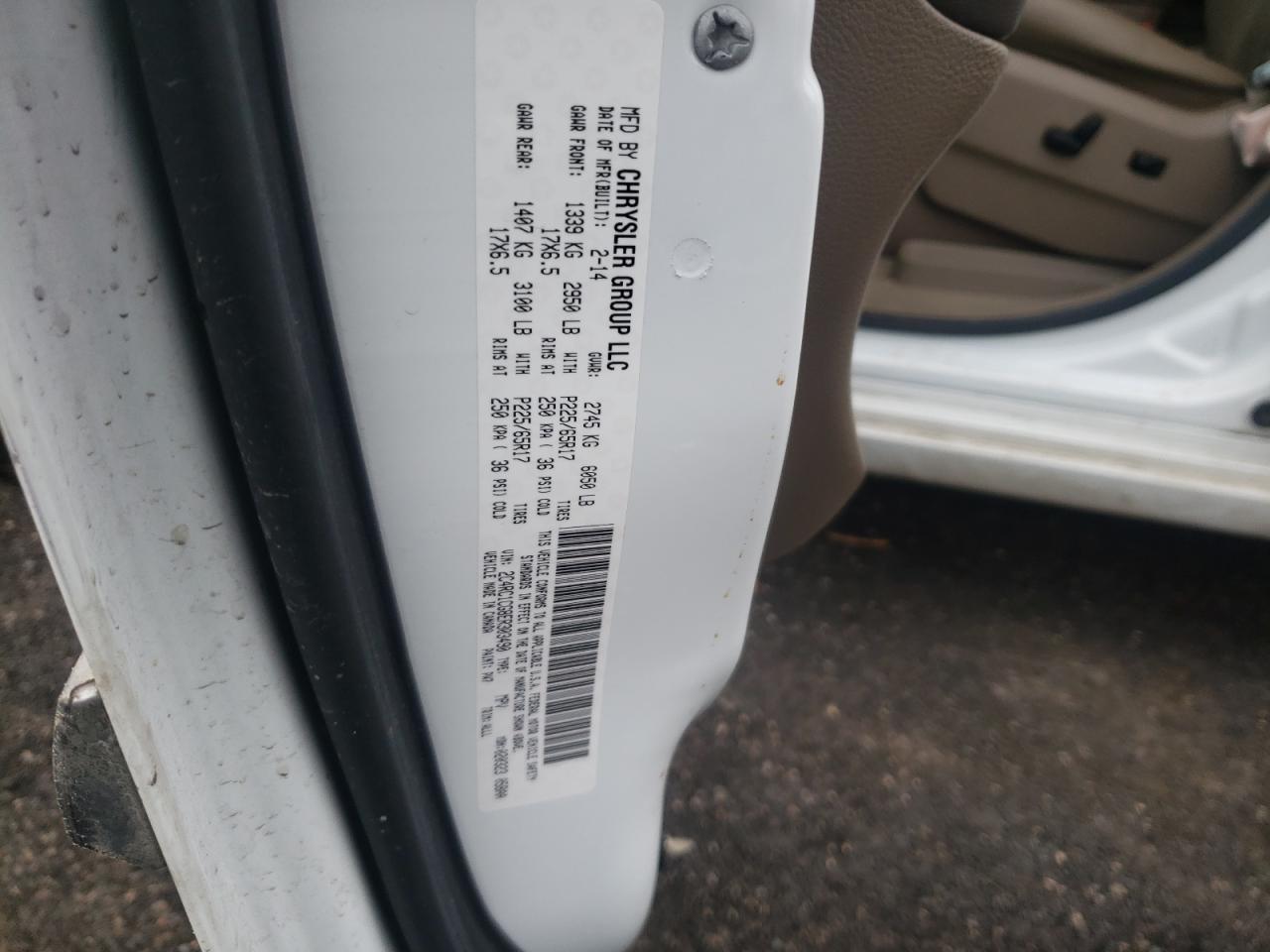 Photo 10 from auction – 2014 CHRYSLER TOWN & COU with VIN 2C4RC1CG8ER303490