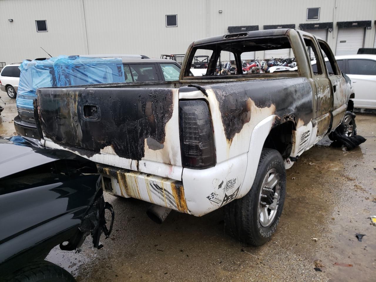 Photo 4 from auction – 2004 CHEVROLET SILVERADO with VIN 1GCHK291X4E150355