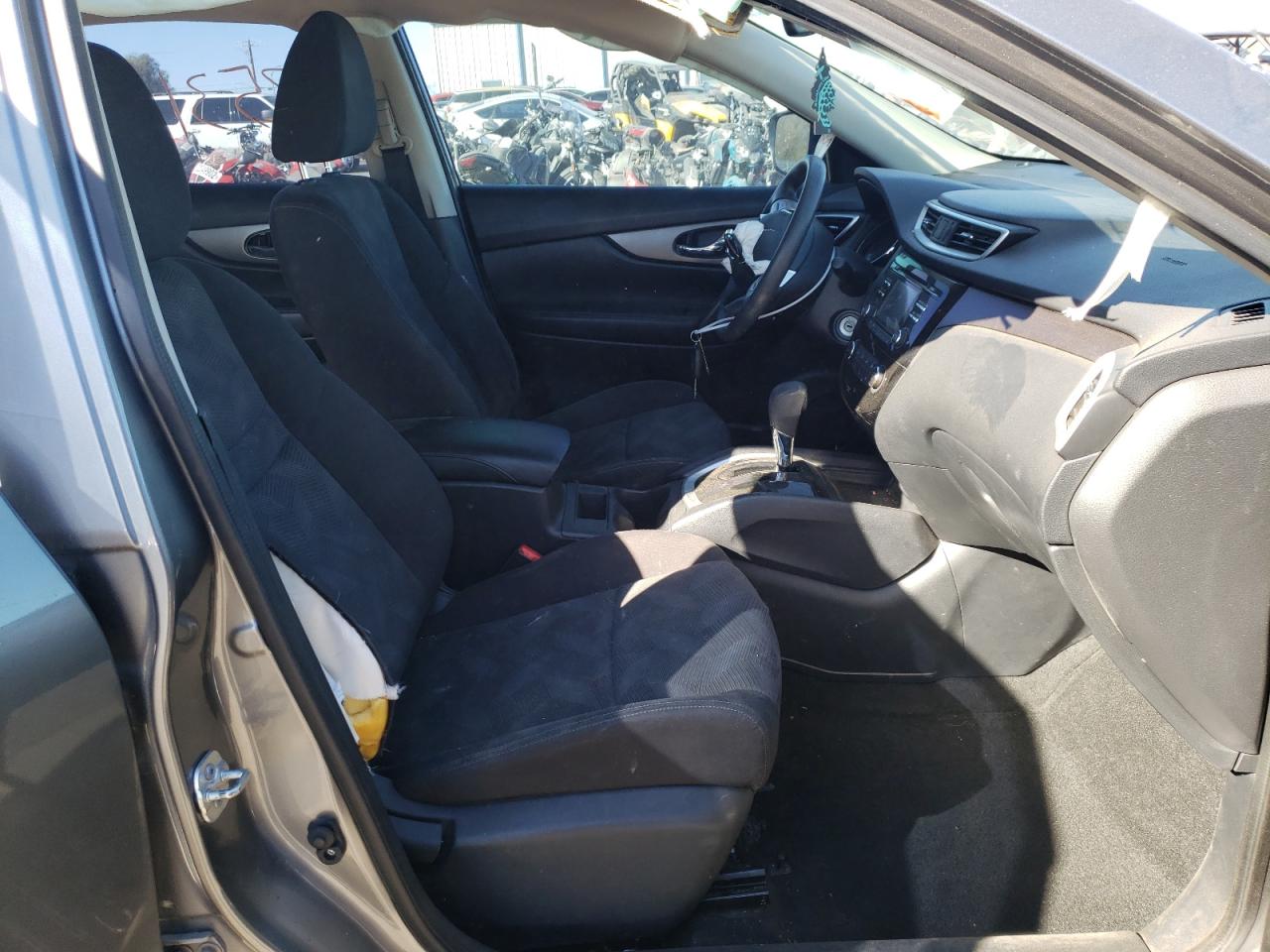Photo 5 from auction – 2016 NISSAN ROGUE S with VIN KNMAT2MV1GP629930