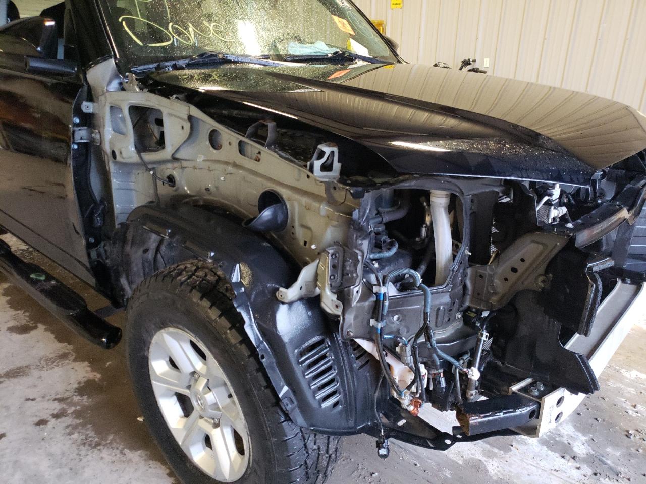 Photo 9 from auction – 2017 TOYOTA 4RUNNER SR with VIN JTEBU5JR7H5415964