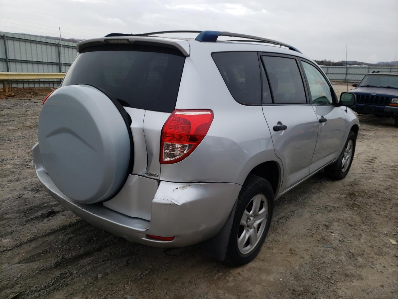 Photo 4 from auction – 2007 TOYOTA RAV4 with VIN JTMBD33V076035263