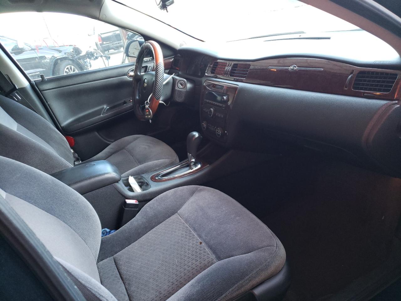 Photo 5 from auction – 2010 CHEVROLET IMPALA with VIN 2G1WA5EN1A1203986