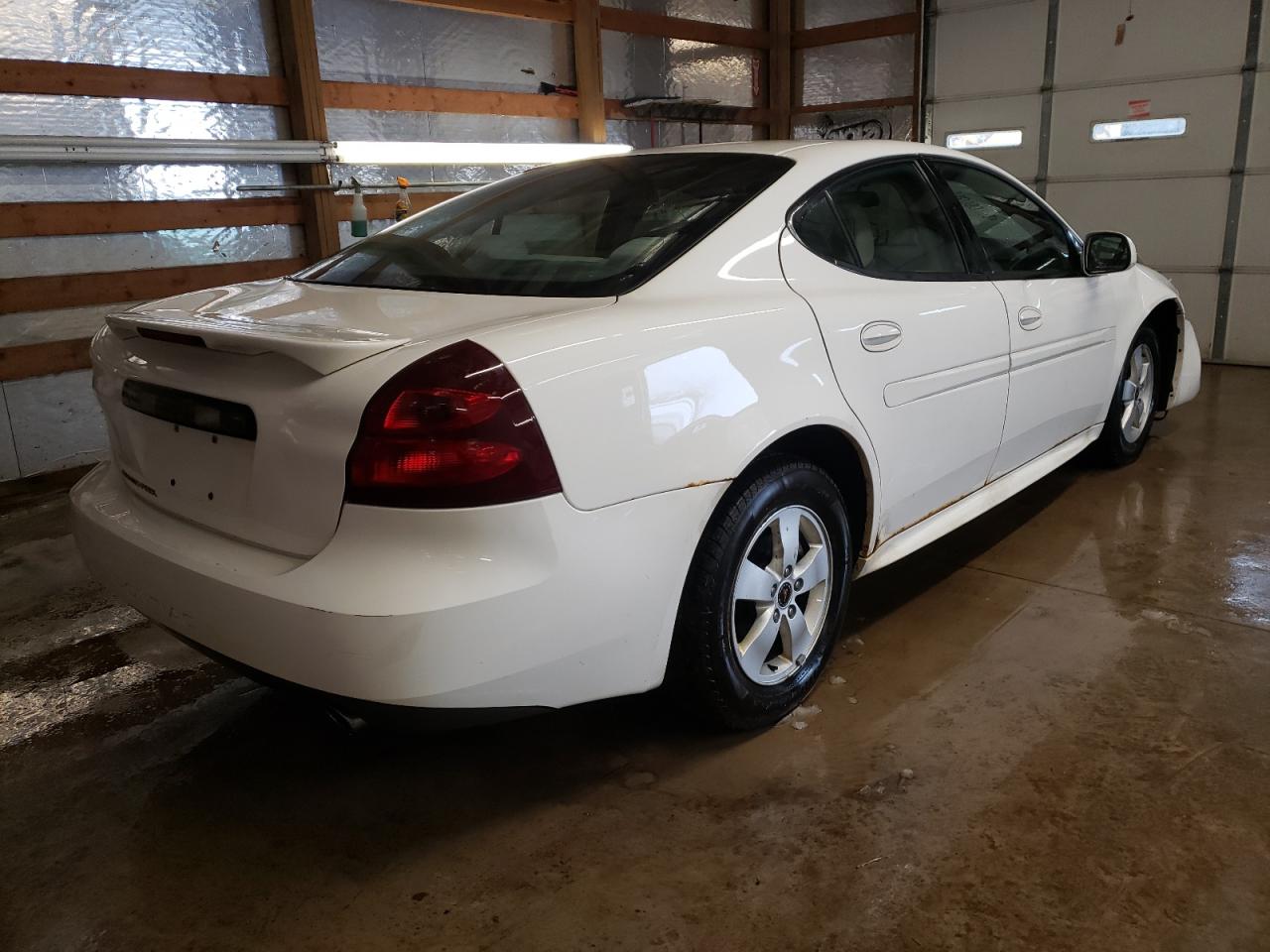 Photo 4 from auction – 2005 PONTIAC GRAND PRIX with VIN 2G2WP522051341111