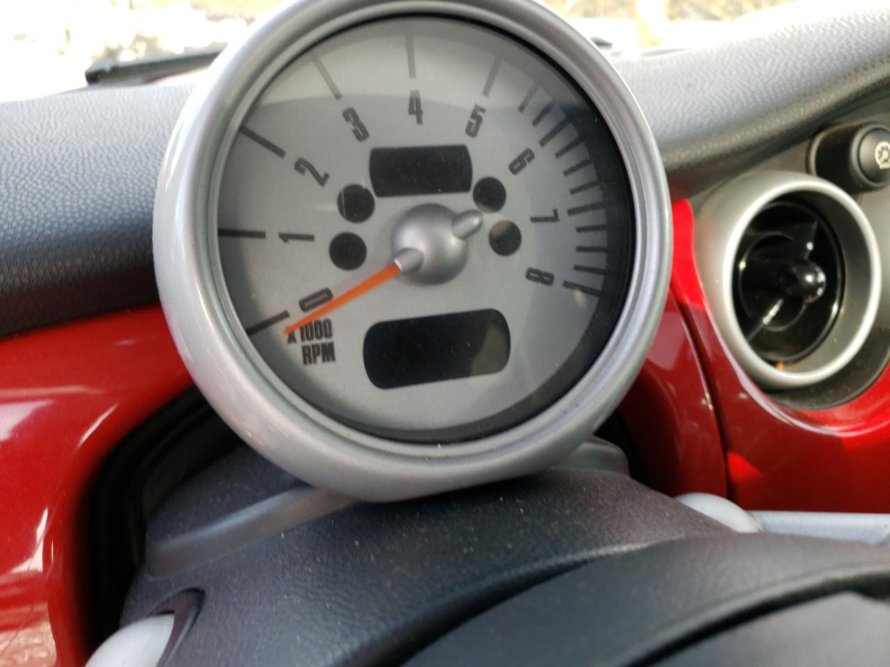 Photo 8 from auction – 2006 MINI COOPER S with VIN WMWRE33546TJ40090