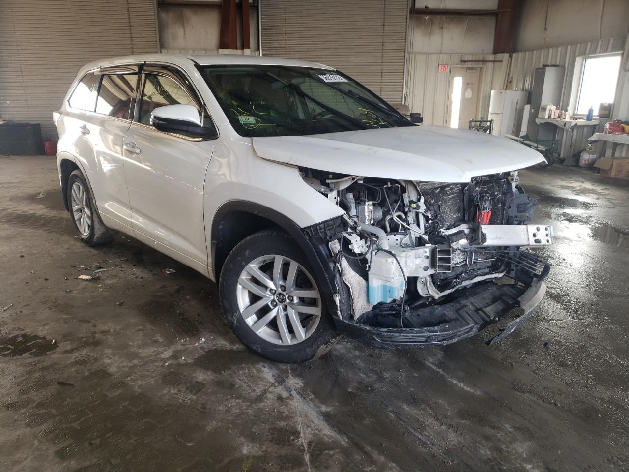 TOYOTA HIGHLANDER 2016 with VIN 5TDBKRFH7GS233997 - Photo from auction