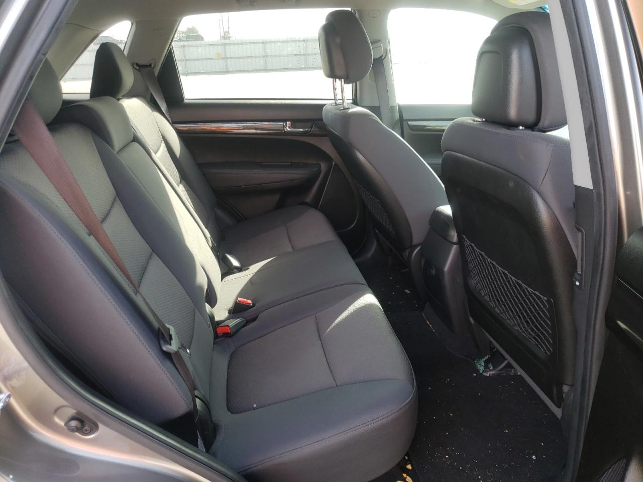 Photo 6 from auction – 2013 KIA SORENTO LX with VIN 5XYKT3A69DG424653