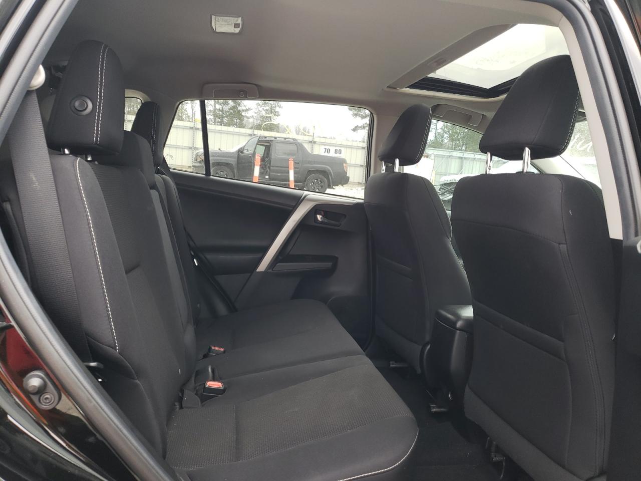 Photo 6 from auction – 2018 TOYOTA RAV4 ADVEN with VIN 2T3WFREV0JW419951