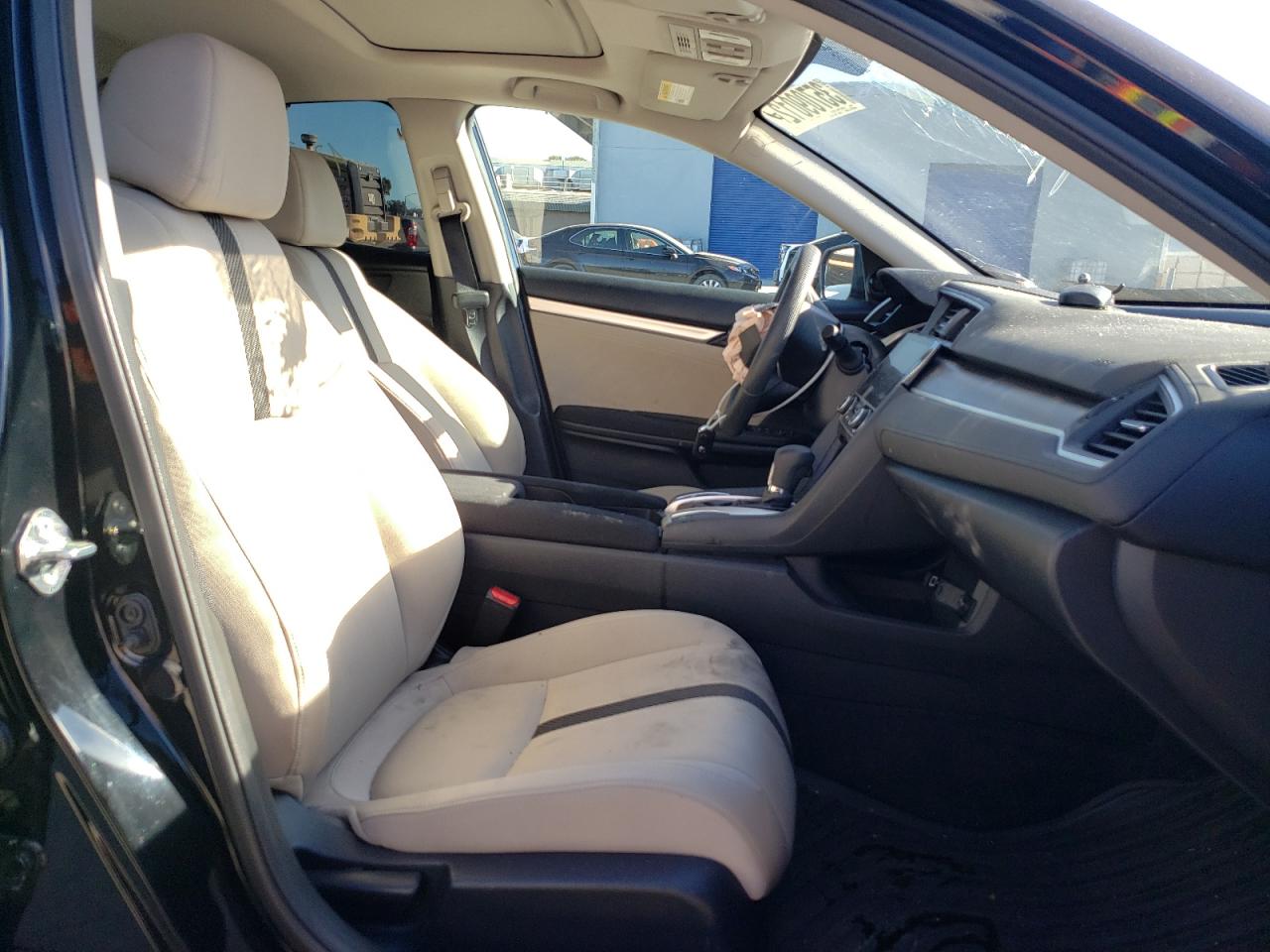 Photo 5 from auction – 2016 HONDA CIVIC EX with VIN 19XFC2F79GE244541