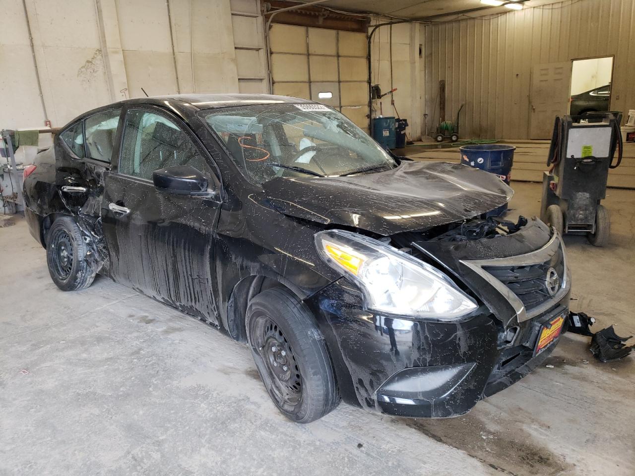 NISSAN VERSA S 2019 with VIN 3N1CN7APXKL842906 - Photo from auction