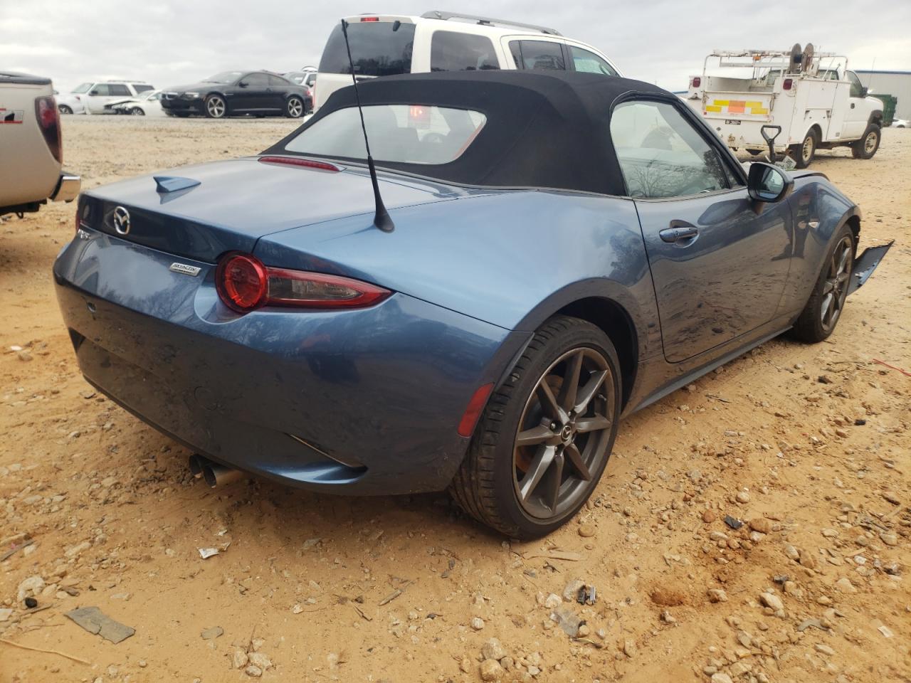 Photo 4 from auction – 2019 MAZDA MX-5 MIATA with VIN JM1NDAD74K0307407