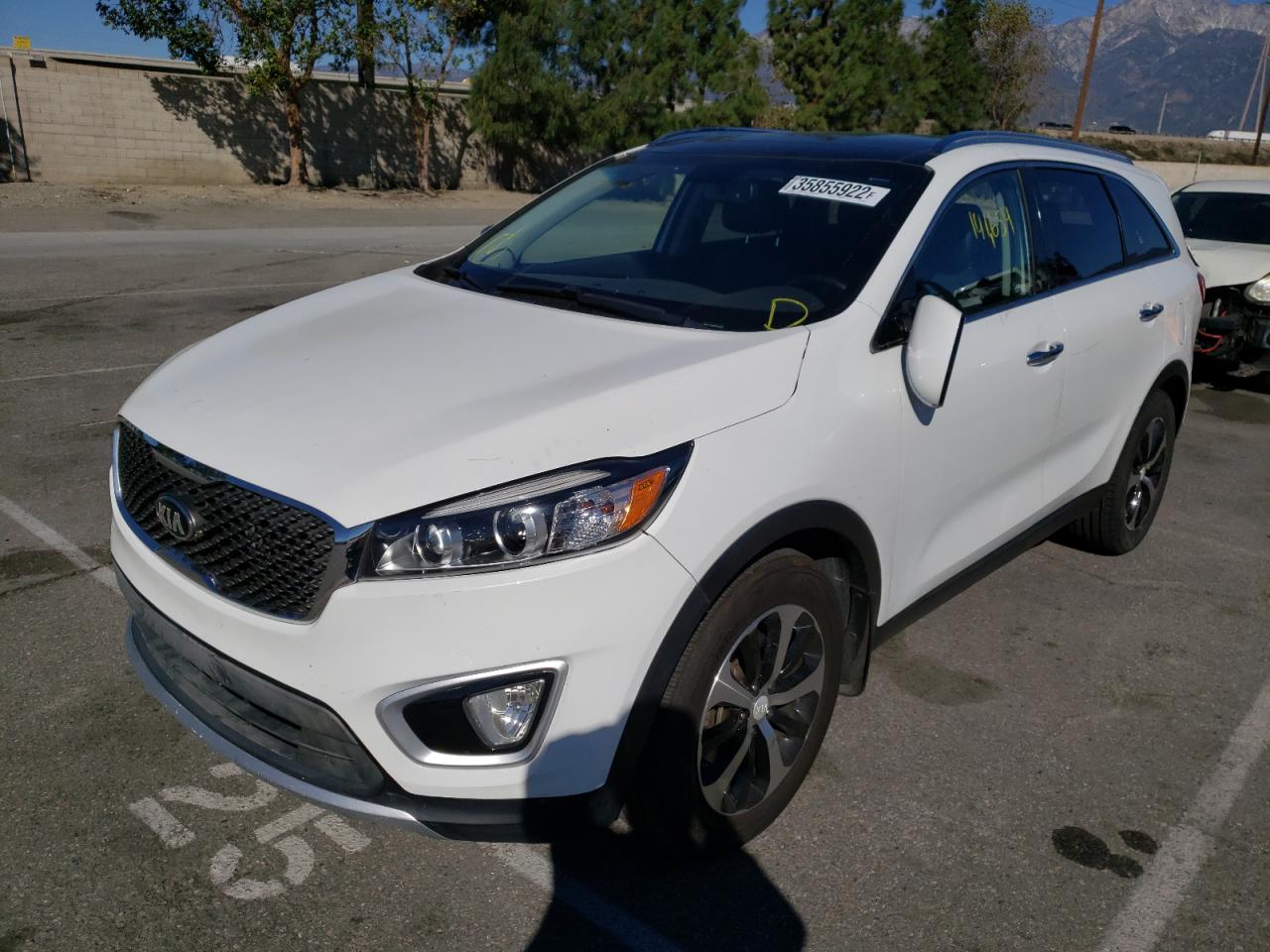 Photo 2 from auction – 2016 KIA SORENTO EX with VIN 5XYPH4A53GG033734