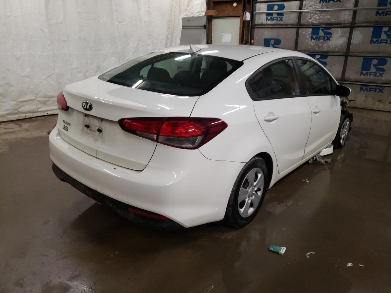 Photo 4 from auction – 2017 KIA FORTE LX with VIN 3KPFK4A74HE083426