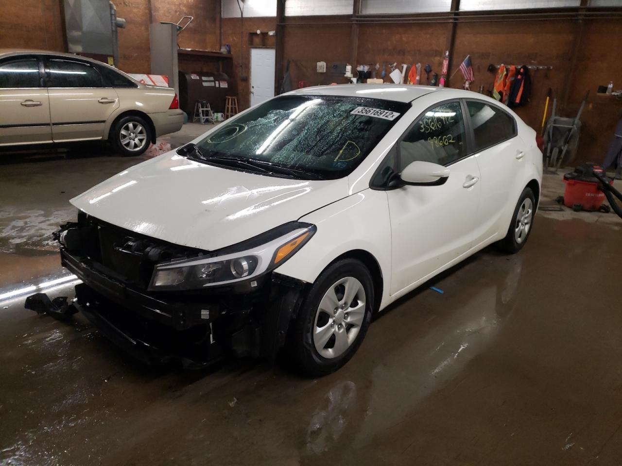Photo 2 from auction – 2017 KIA FORTE LX with VIN 3KPFK4A74HE083426