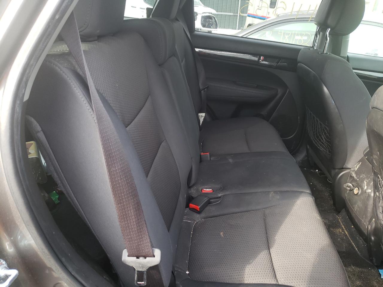Photo 6 from auction – 2011 KIA SORENTO BA with VIN 5XYKTDA13BG060298