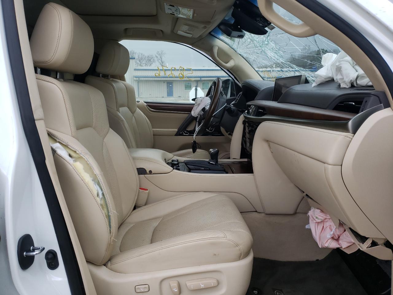 Photo 5 from auction – 2017 LEXUS LX 570 with VIN JTJHY7AX7H4241507