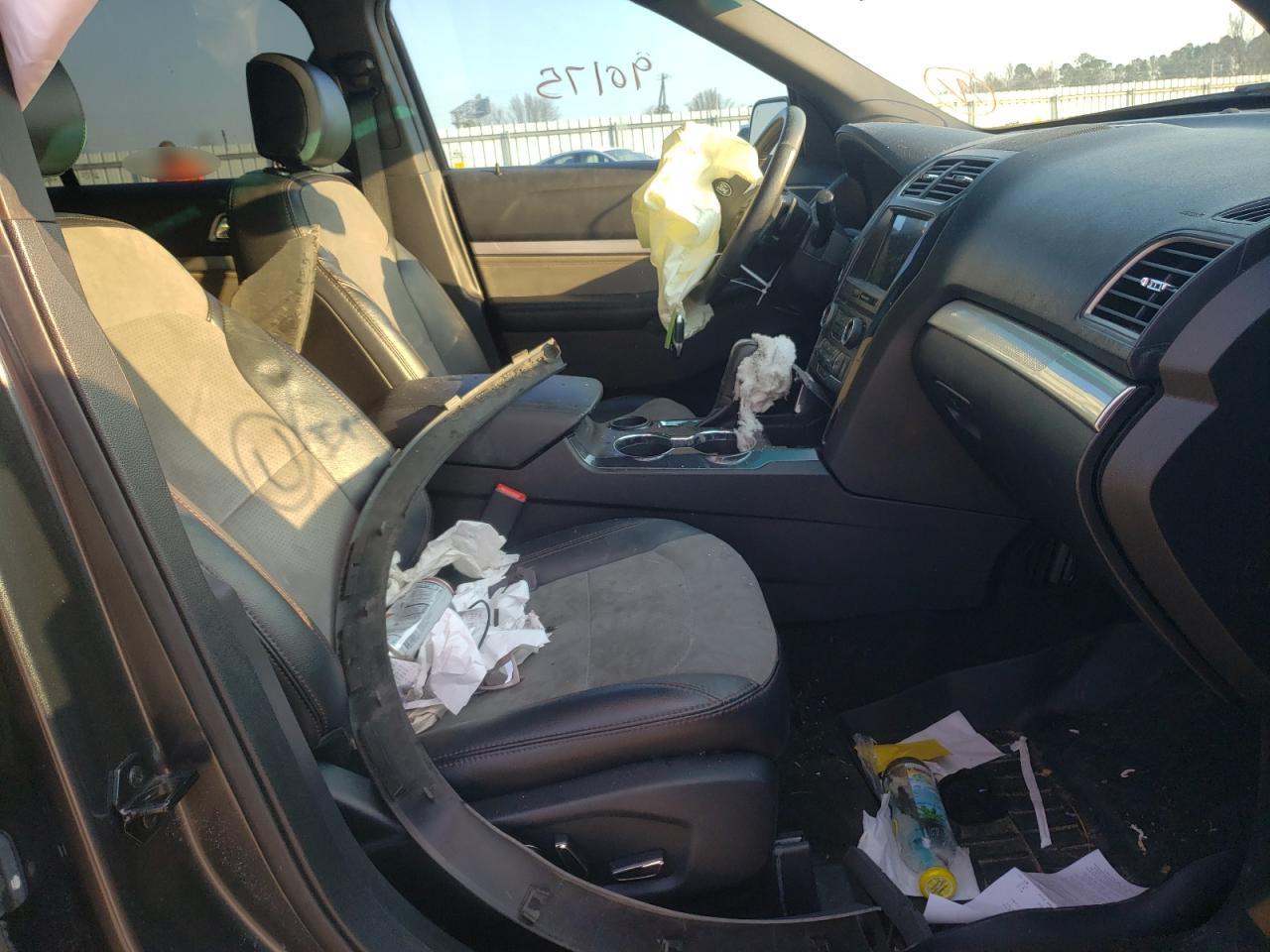 Photo 5 from auction – 2017 FORD EXPLORER X with VIN 1FM5K7D89HGB12402