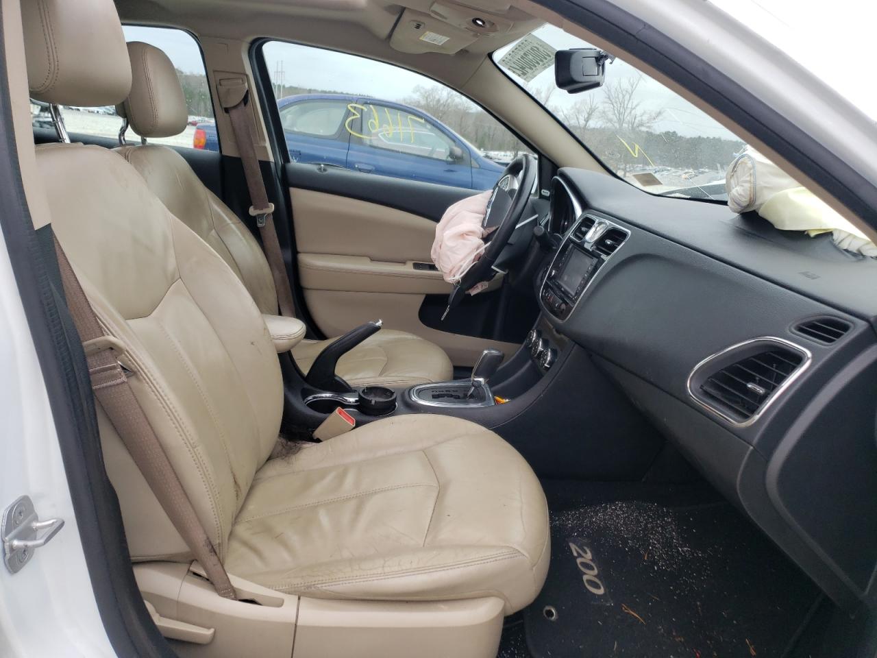 Photo 5 from auction – 2013 CHRYSLER 200 LIMITE with VIN 1C3CCBCG5DN503710