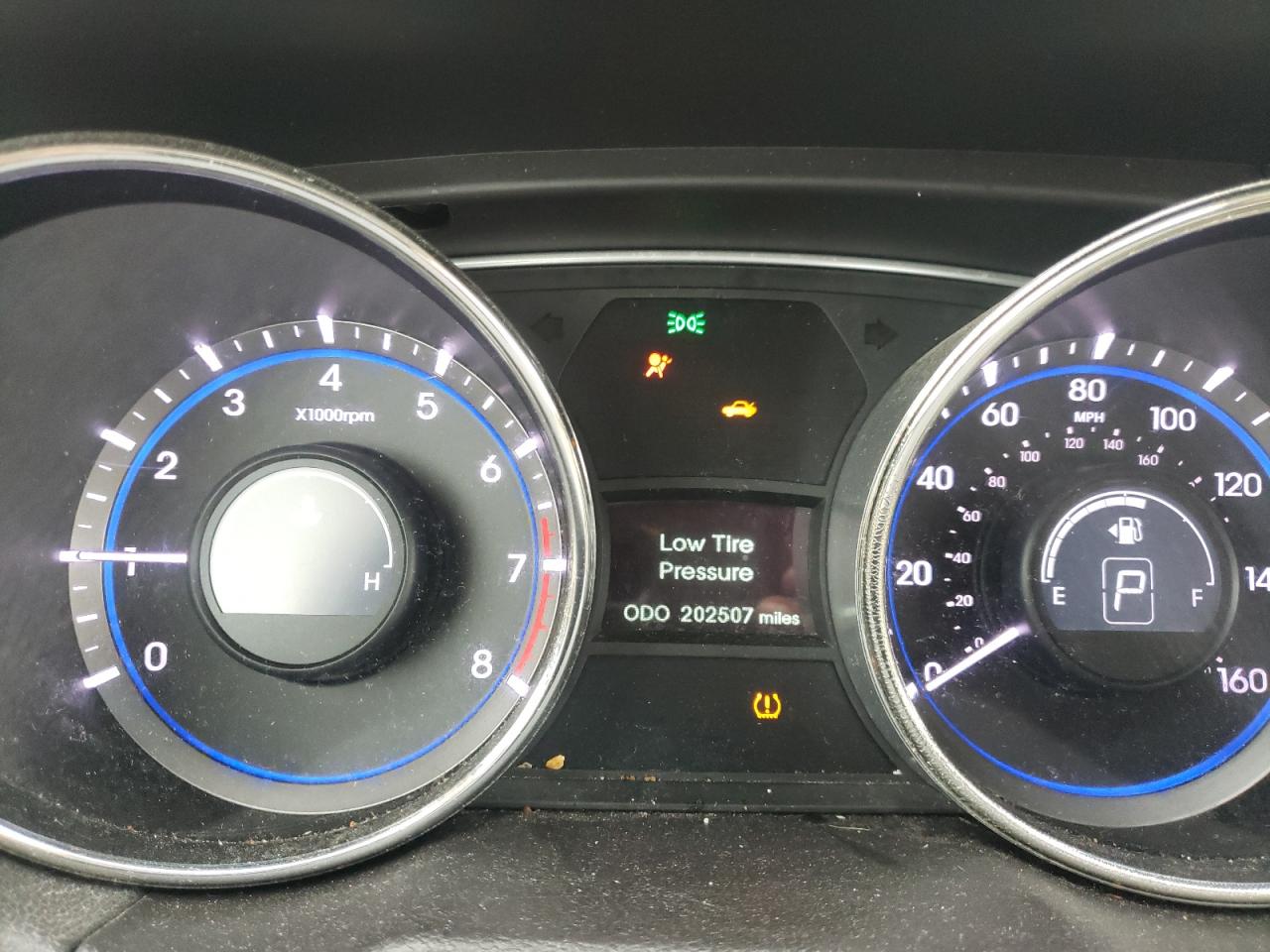 Photo 8 from auction – 2011 HYUNDAI SONATA SE with VIN 5NPEC4AC6BH096445