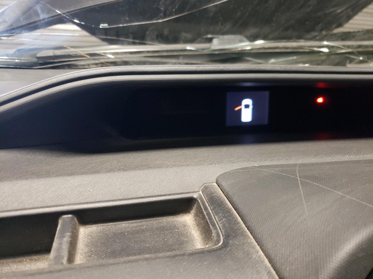 Photo 8 from auction – 2014 TOYOTA PRIUS C with VIN JTDKDTB31E1573495