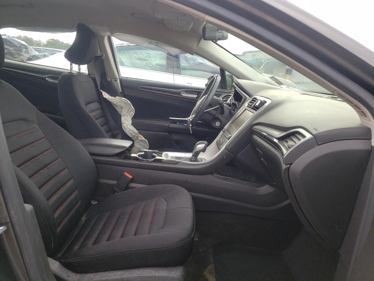Photo 5 from auction – 2016 FORD FUSION SE with VIN 3FA6P0H77GR337661