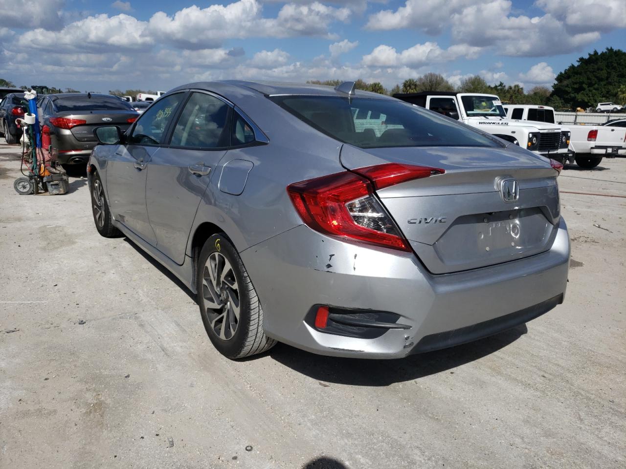 Photo 3 from auction – 2017 HONDA CIVIC EX with VIN 19XFC2F76HE073586