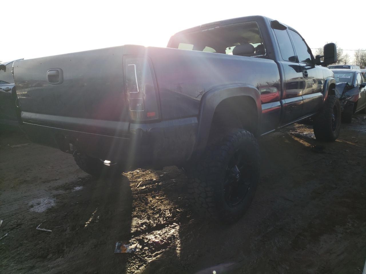 Photo 4 from auction – 2006 CHEVROLET SILVERADO with VIN 1GCEK19V86Z209463